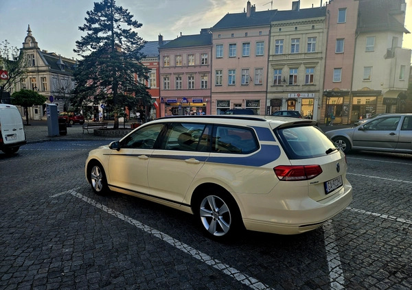 Volkswagen Passat cena 36999 przebieg: 380000, rok produkcji 2015 z Góra małe 497